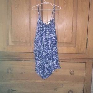 Juniors patterned ruffle bottom romper. Size S.